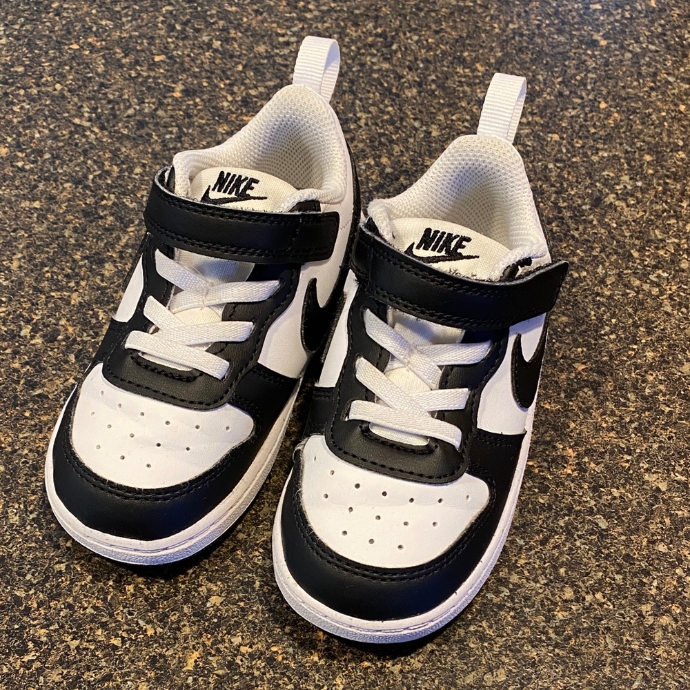 Nike Kids Black and White Velcro Sneakers